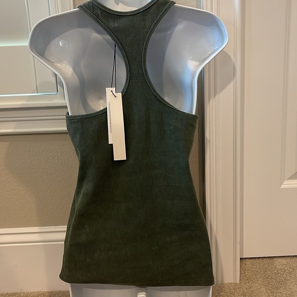 NWT green distressed racerback tank top M - Picture 3 of 3